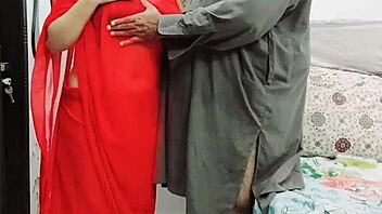 بهابي هندية تستمتع بجنس عنيف مع ديفار في صوت هندي واضح