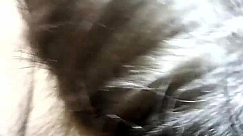 Bad girl pees while sucking cock 😈