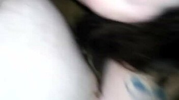Bad girl pees while sucking cock 😈