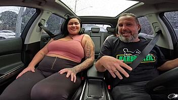 Alessandra Lopes Muestra Culo Enorme en Debut Callejero Salvaje Chupando Duro!