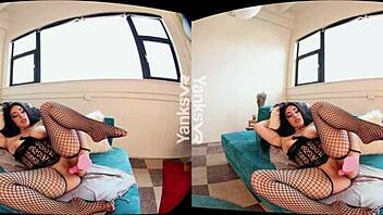 Yanks star Catalina Rene in 3D solo play video