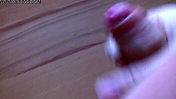 Solo guy's hands-free pleasure session