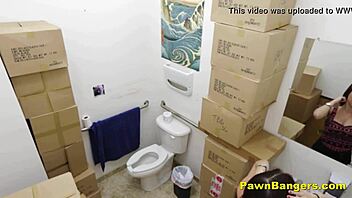 Sperma-Video's reality porn video captures a hot outdoor fuck for cash
