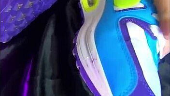 Skinny teen babe's foot fetish with Nike Air sneakers. 😍👟