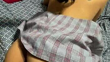 Big ass hot babe gets her tight pussy stretched by a big cock in homemade video