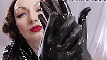 HD video of a beautiful femdom in latex