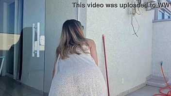 辣妹对邻居秀身材最后大惊喜😏