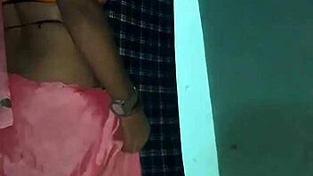 want to see a shemale dance mujra in saree?