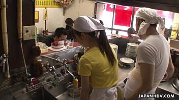 Japanese waitress Mimi Asuka fingered hard in restaurant! 😍