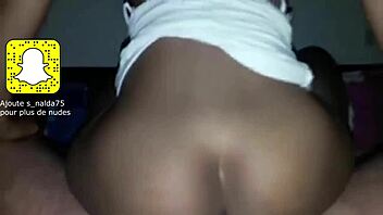 Замужняя женщина изменяет мужу в тайном романе