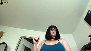 Unaware giantess Jane Judge crushes in laundry chaos