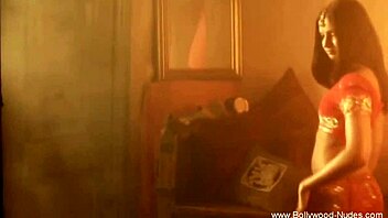 Solo Indian Babe Teases with Sensual Moves