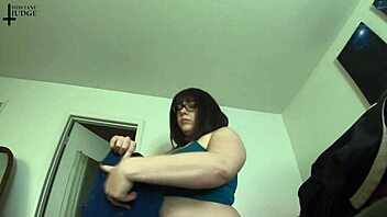 Unaware giantess Jane Judge crushes in laundry chaos