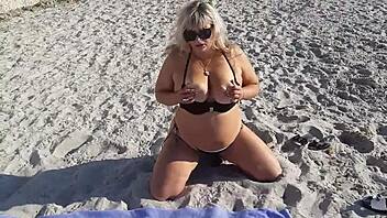 Hot big b flaunts big boobs during public massage