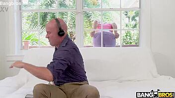 Wow, can hot neighbor really crave my cum this bad?