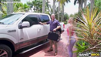 Wow, can hot neighbor really crave my cum this bad?