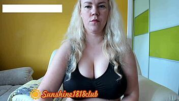 Squirting boobs and big boobs in webcam recording