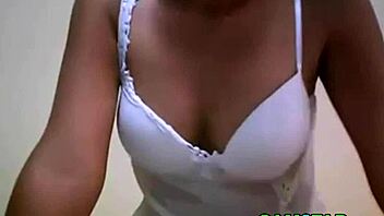 Wife Webcam Exposes Her Tight Pussy in Hot Brazilian Show