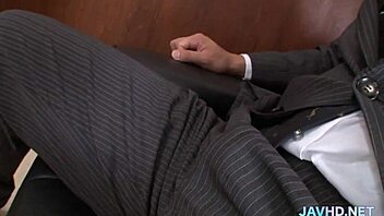 فتاة تتعرض لجماع جماعي قوي، واو!