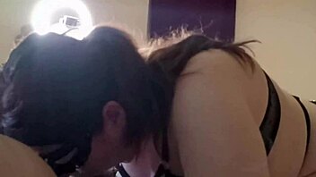 Amateur loses tooth while giving a face fuck