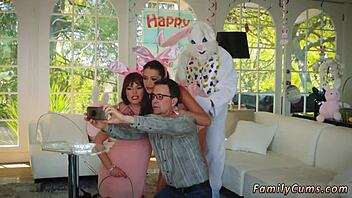 तंग भूरी 18+ सौतेले चाचा से जोर से चोदी गई वाइल्ड बनी एक्शन में