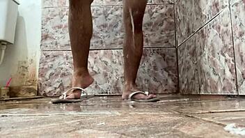 check out this ebony babe's foot fetish video with cum on ass 😍