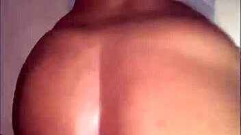 زوجة هاوية طيز كبيرة تسمح بنيك خام سريع كس ضيق POV!