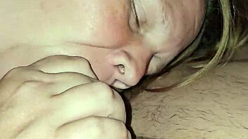 pregnant milf blows fully and swallows 😏