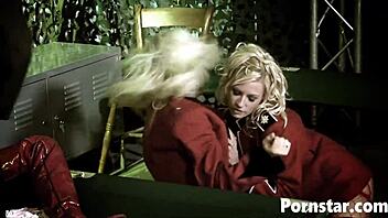 jag såg valerie pearl och cindy behr i en vridet foursome