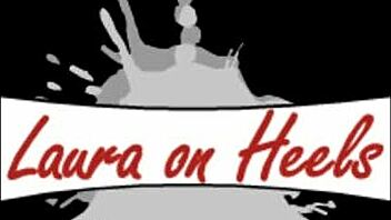 Laura Bağlı ve Kapüşonlu Yüksek Topuklularla Seksi Bağlama Derlemesi