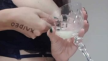 Big Nipples and Tits: Mature Woman Squirts Breastmilk