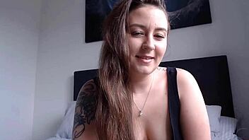 curvy bitch squirting everywhere