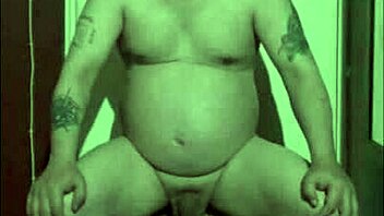 自家处女双性恋吞鸡巴