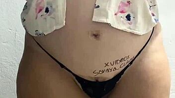 Hey, check out this Latina madrastra with a perfect round culo