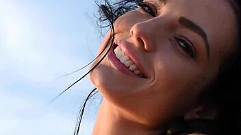 Look at that babe flashing her ass and pussy!