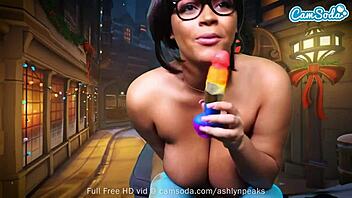 Ashlyn Peaks in a cosplay show with a big boobed girl