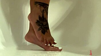 Foot worship and fetish with a pretty model