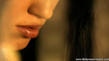 Bollywood actress performs nude dance in India