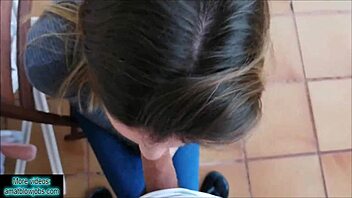 Willst du sehen, wie sie mir im öffentlichen Park einen runterholt?