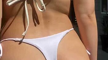Amateur Latina teen shows off her narrow ass in a sex tape