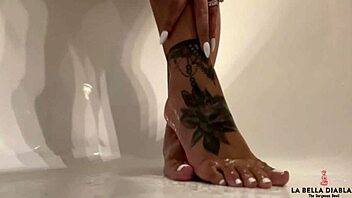Foot worship and fetish with a pretty model