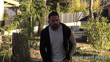 Une beurette marocaine sauvage se fait défoncer par le meilleur ami de son mec en secret