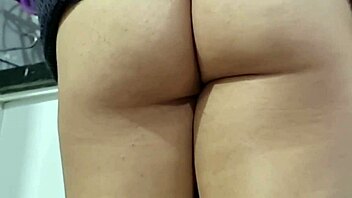 Blonde Milf Bianca Naldy Sucks Cock in Kitchen for Amateurs