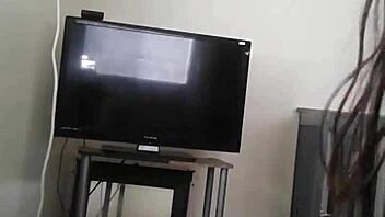 I watch the white girl deepthroat that big black cock