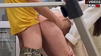 Jo, odměnila jsem tvého kamaráda opraváře za ten slib slevy! 😜