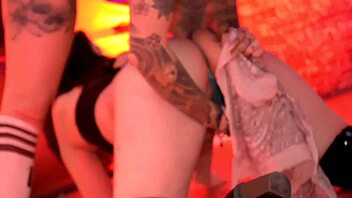 Want To See Yemaya Gonzalez And Ana Marco's Public Lesbian Show In Portugal?