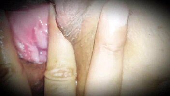 Indian girl squirts during pussy licking