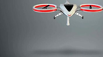 Nudisten-Milf Al B Ta zeigt blanke Muschi auf wildem Nacktstrand-Abenteuer