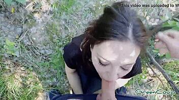 Hisap Emosi Di Hutan Belakang Lot Parkir Buat Dia Haus Air Mani Lagi