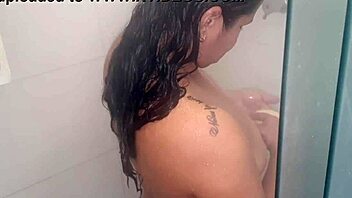 Watch me depilate this huge Brazilian ass